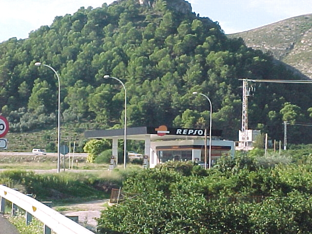 INSTALACIÓN EN ESTACIONES DE SERVICIO REPSOL INSTALACIÓN EN ESTACIONES DE SERVICIO REPSOL